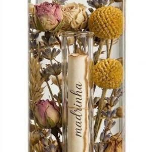 Garrafa Decorativa com Jardim de Flores Secas e Mensagem em Pergaminho
